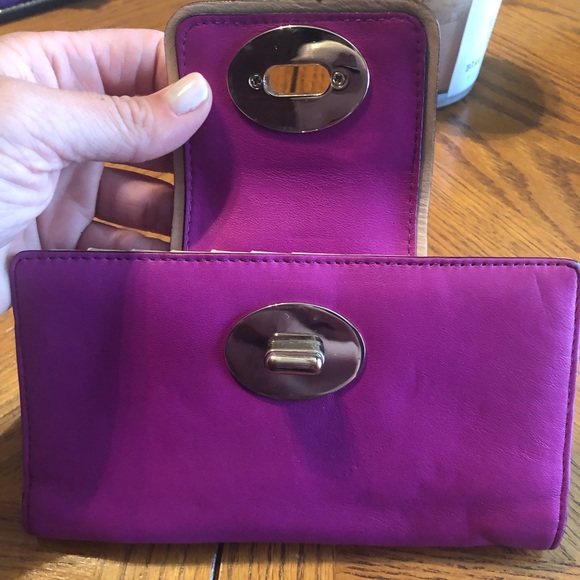 Kate Spade ♠️ wallet - Picture 2 of 4